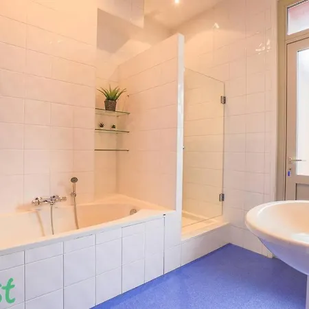 La Porte Verte, Superbe Triplex 16p アラス