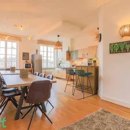 アパート La Porte Verte, Superbe Triplex 16p *